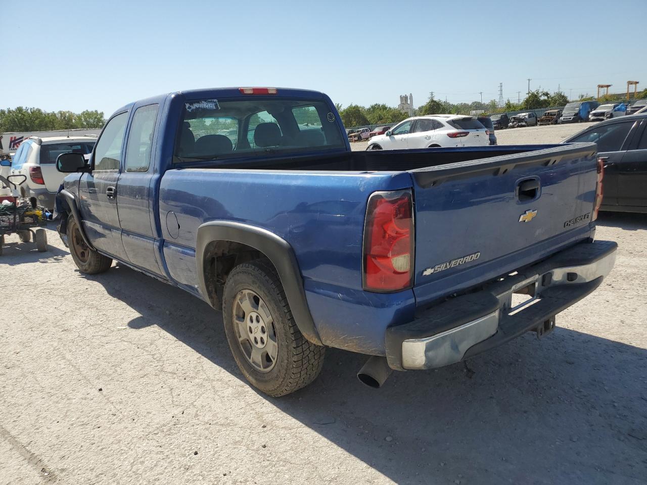 2004 Chevrolet Silverado - Image 2