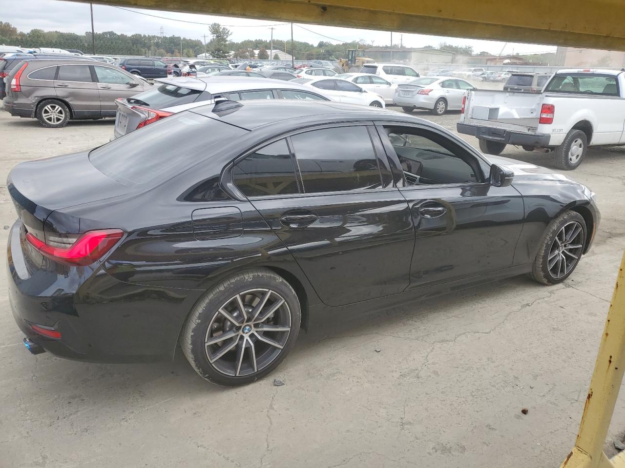 3MW5R7J08N8C24663 2022 BMW 330Xi