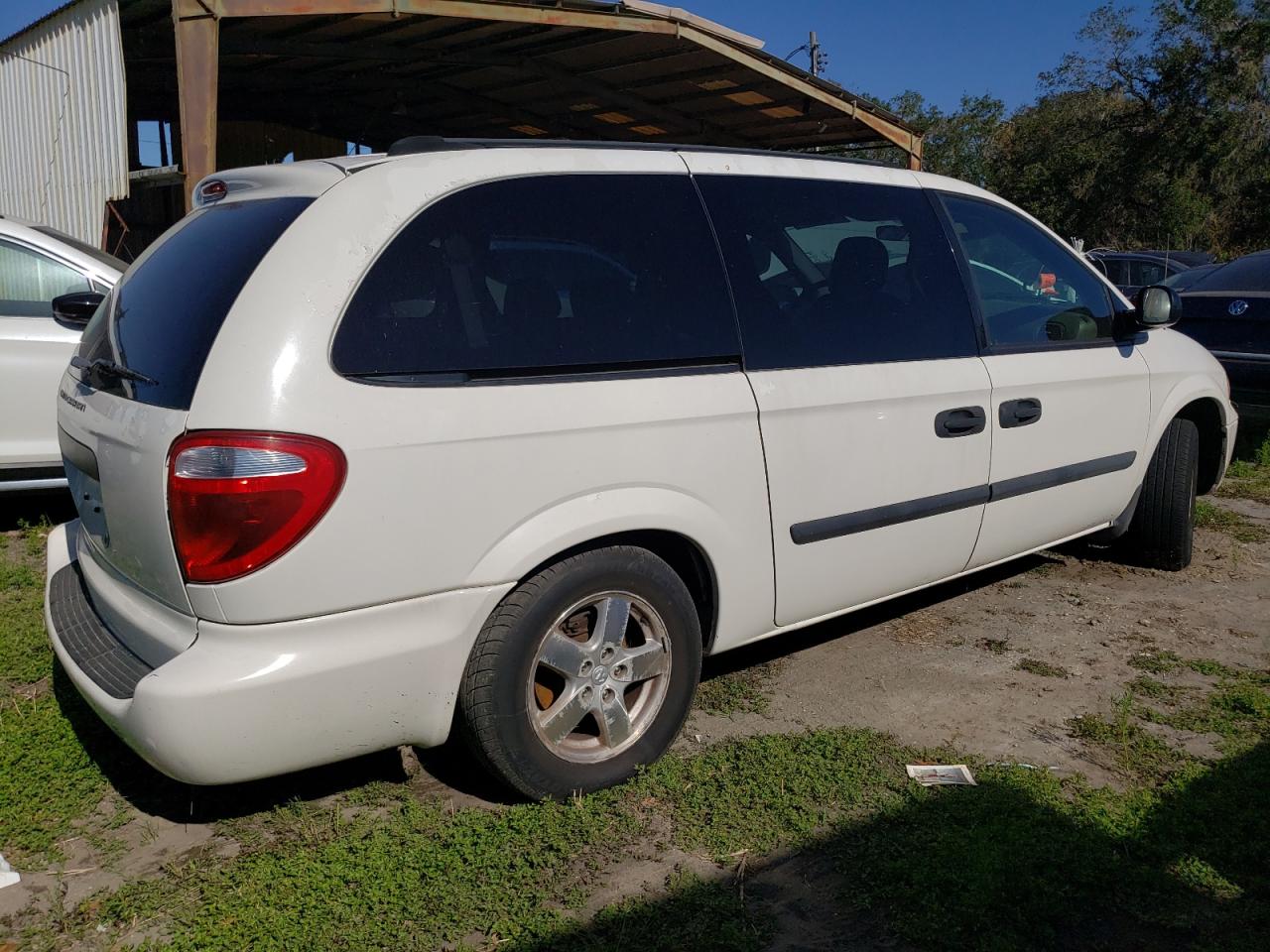 2005 Dodge Caravan - Image 3