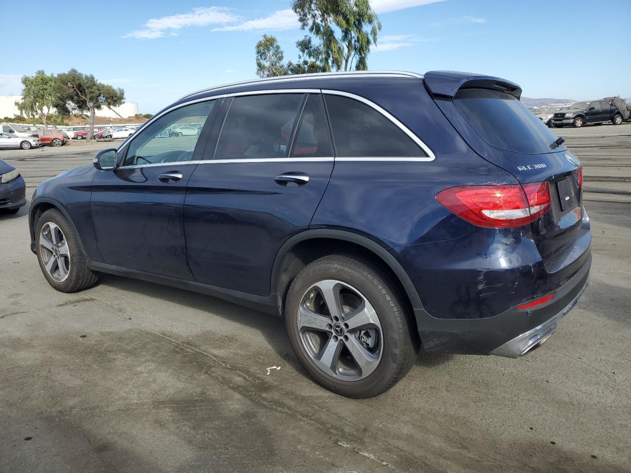 WDC0G4KB2KV123235 2019 MERCEDES-BENZ GLC - Image 2