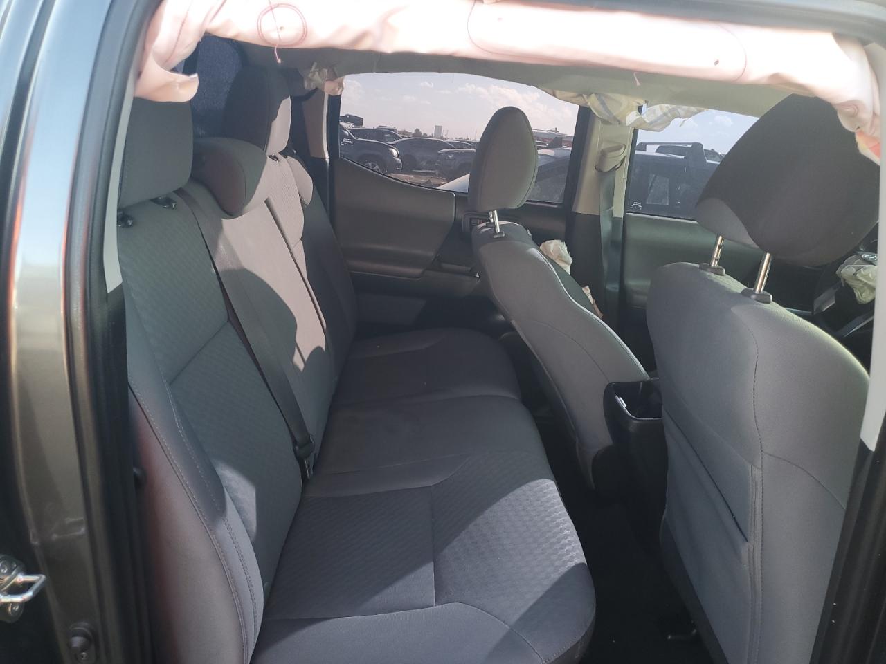 2020 Toyota Tacoma - Image 10