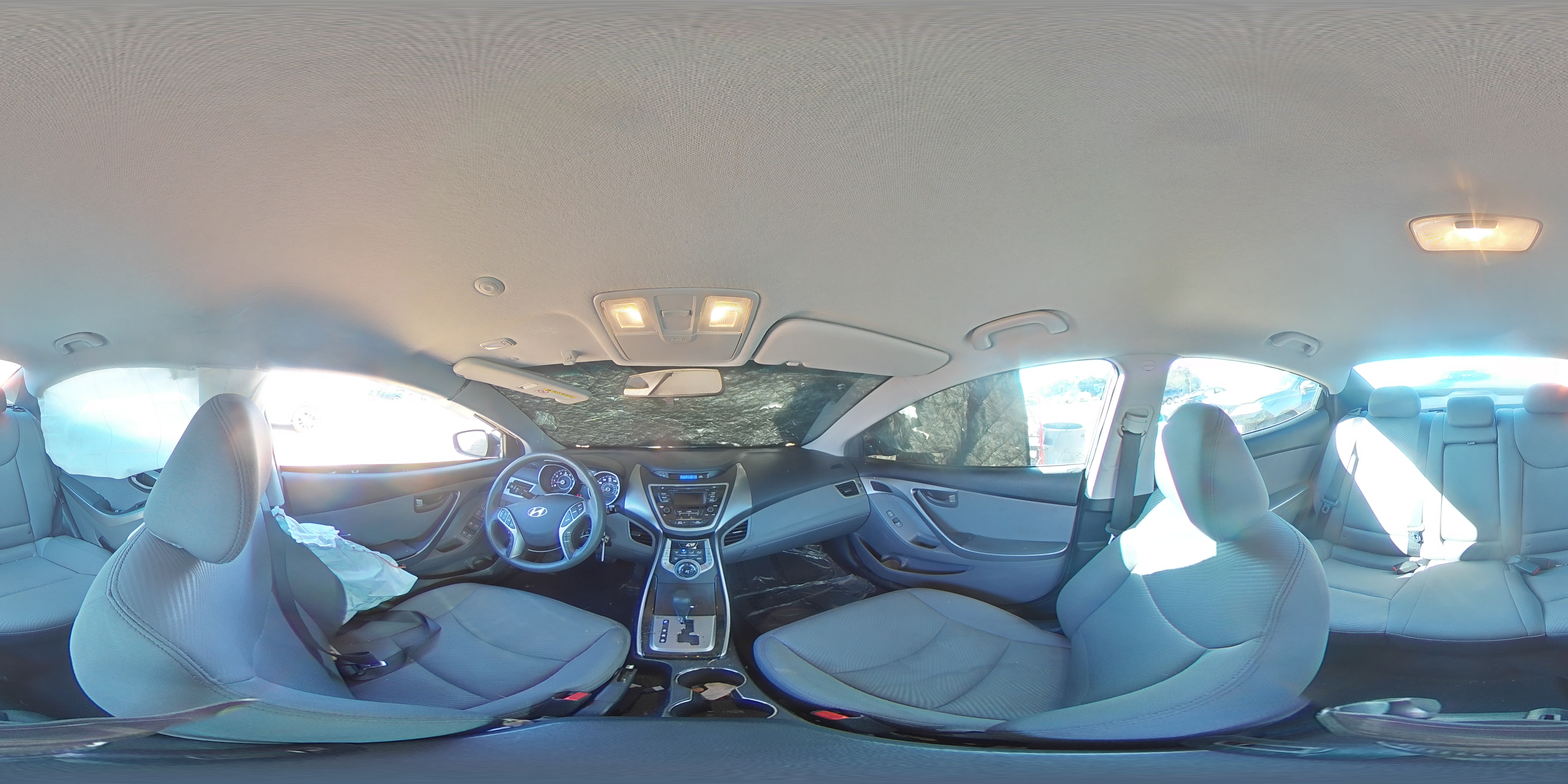 2013 Hyundai Elantra - Image 13