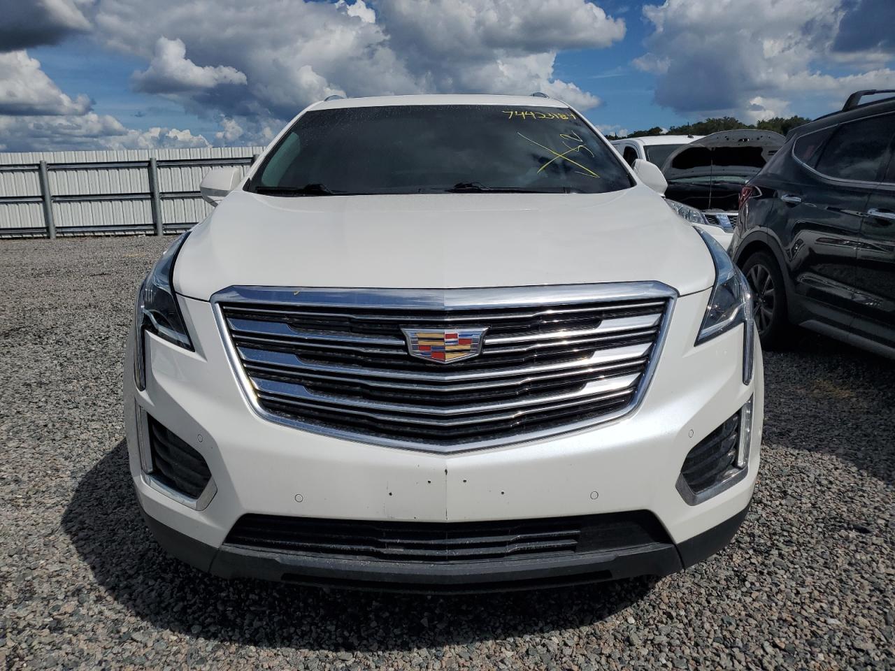 2019 Cadillac XT5 - Image 5