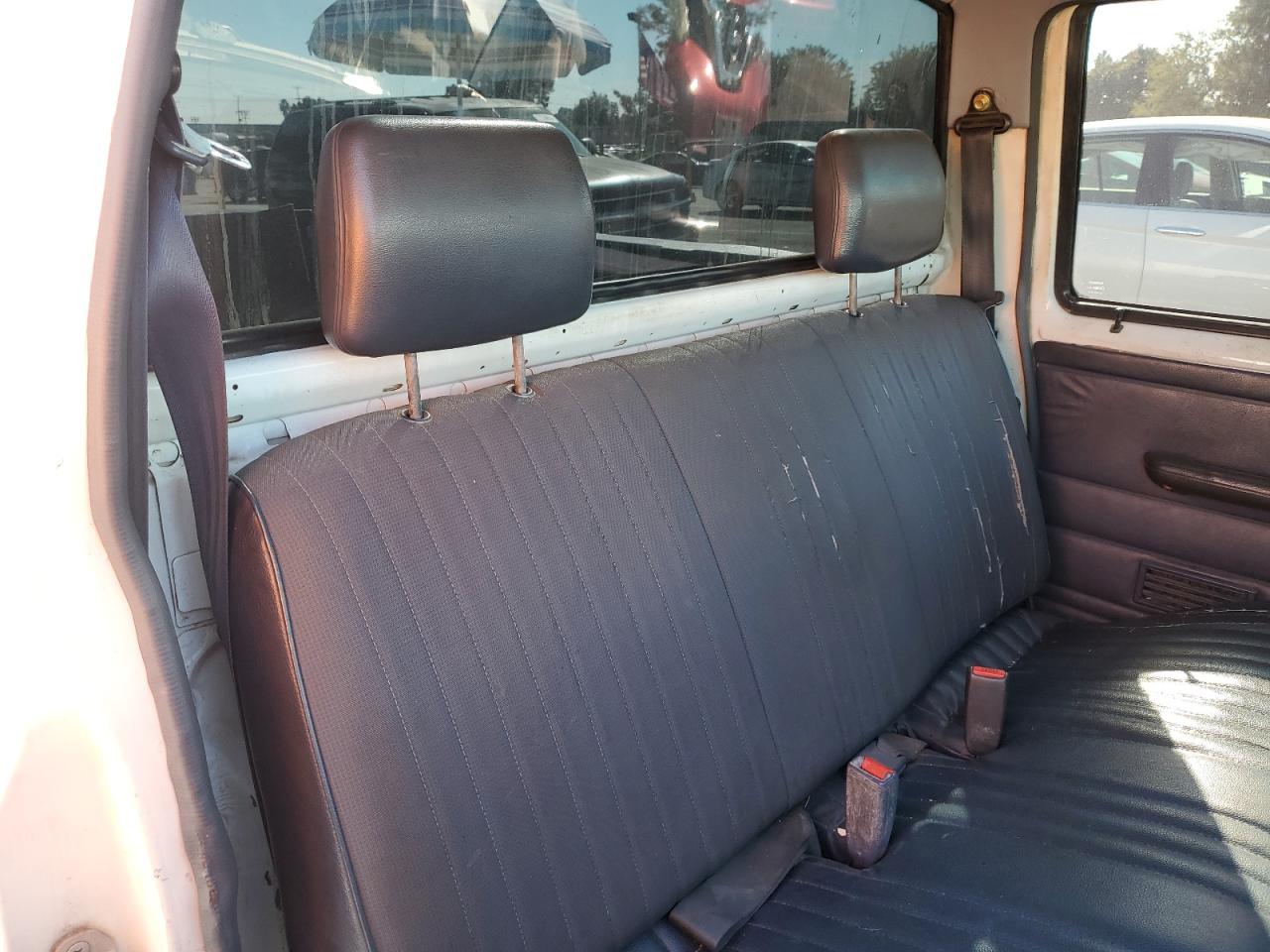 1995 Nissan Truck E/Xe VIN: 1N6SD11S0SC370933 Lot: 76744594