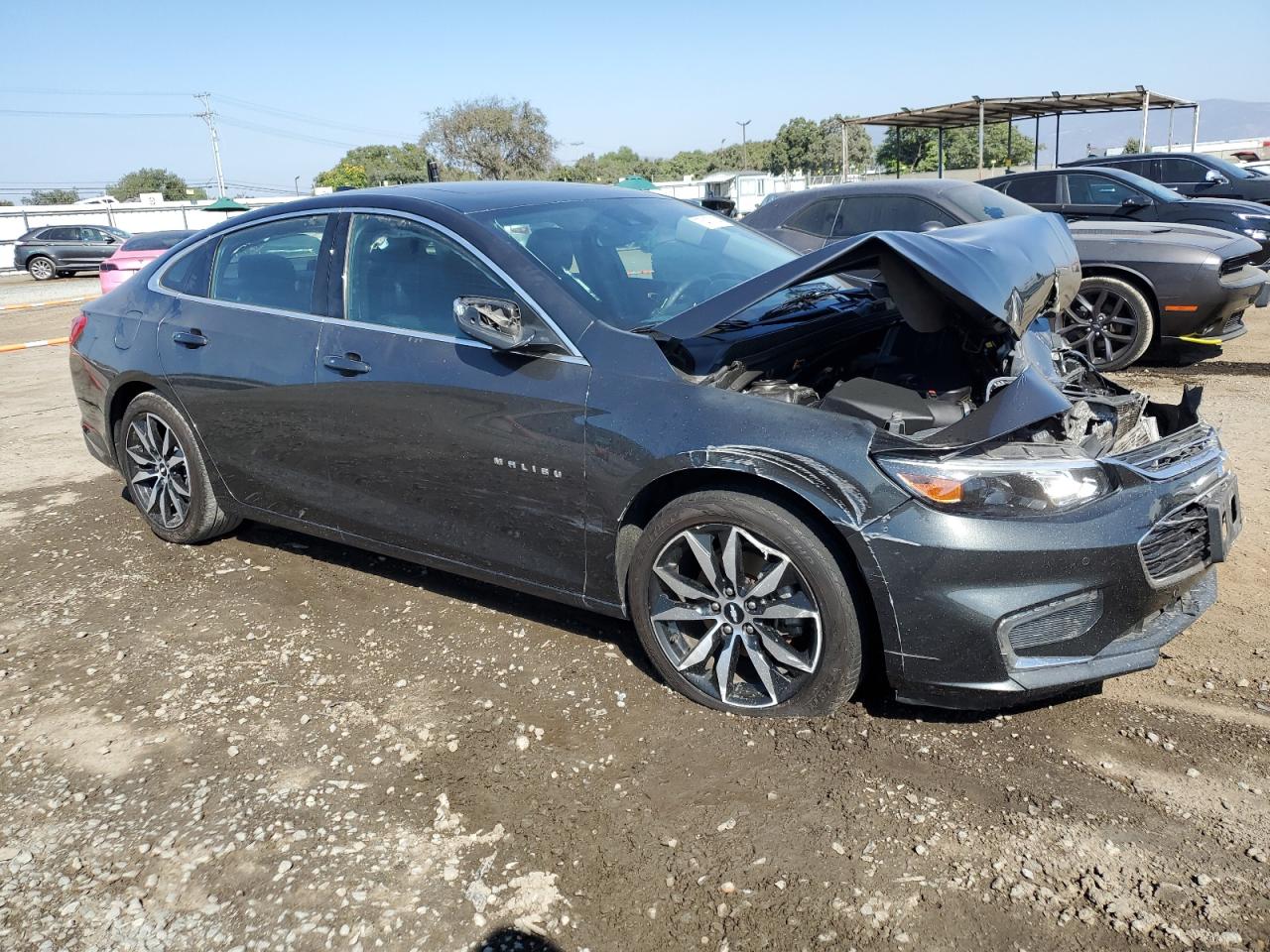 VIN 1G1ZD5ST5JF100425 2018 CHEVROLET MALIBU no.4