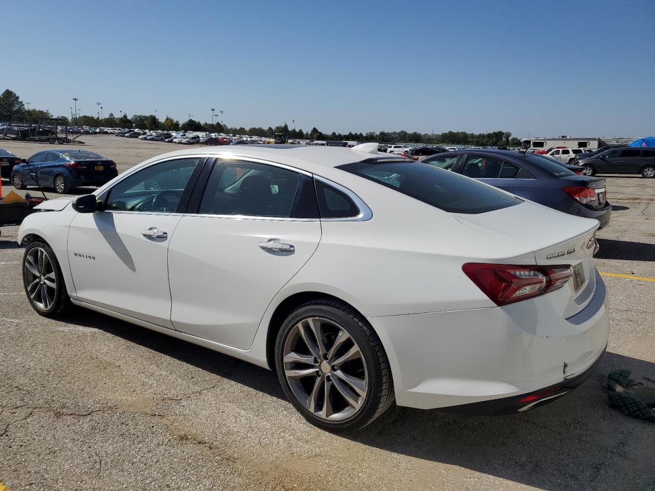 2020 Chevrolet Malibu - Image 2