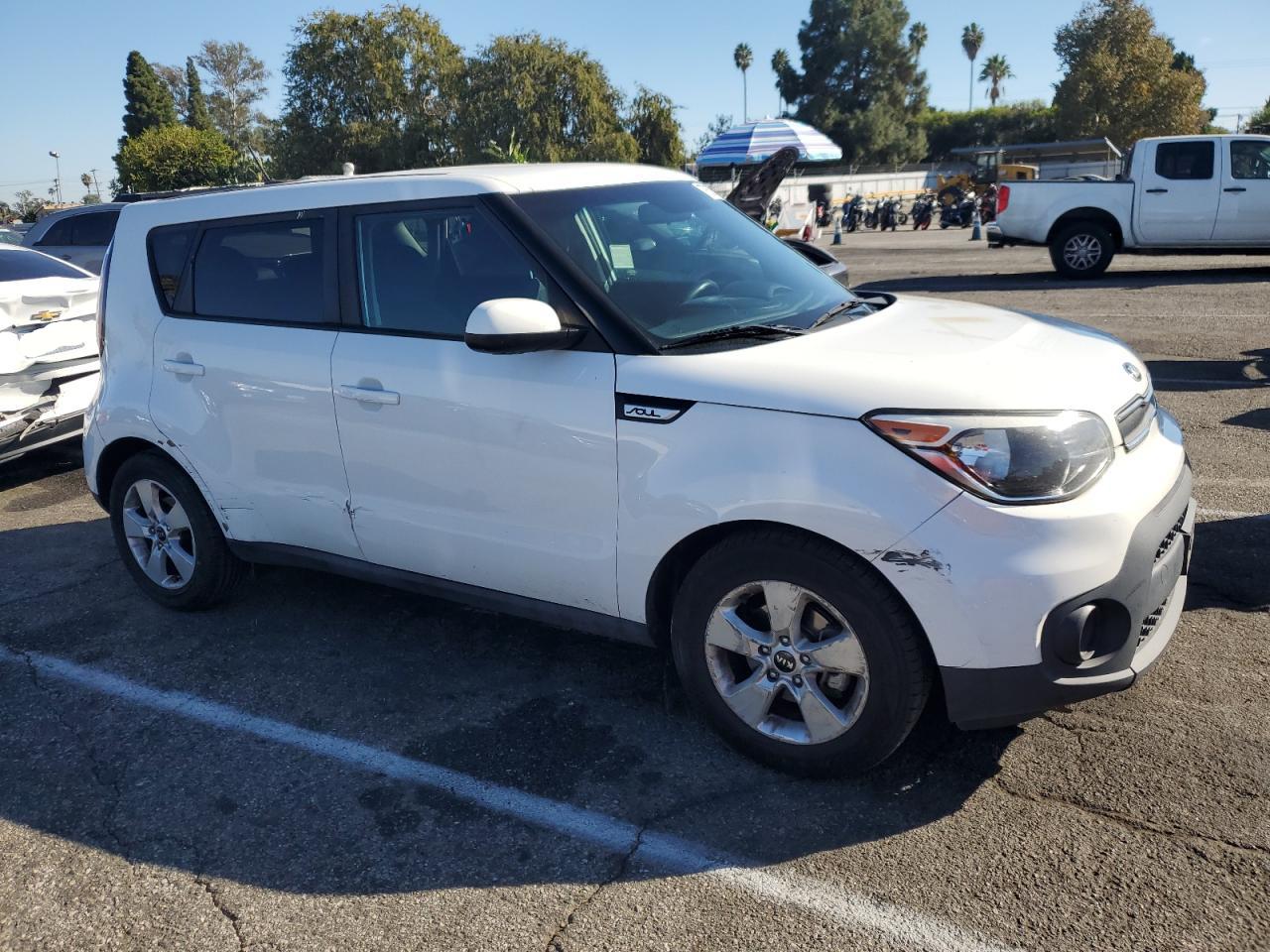 VIN KNDJN2A23H7487246 2017 KIA SOUL no.4