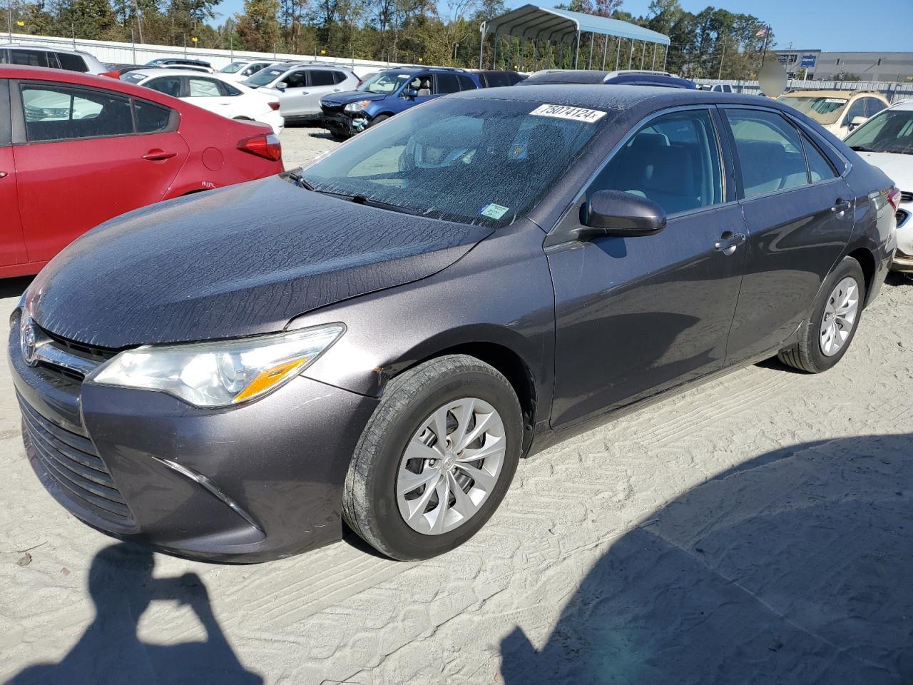 VIN 4T4BF1FKXFR498281 2015 TOYOTA CAMRY no.1