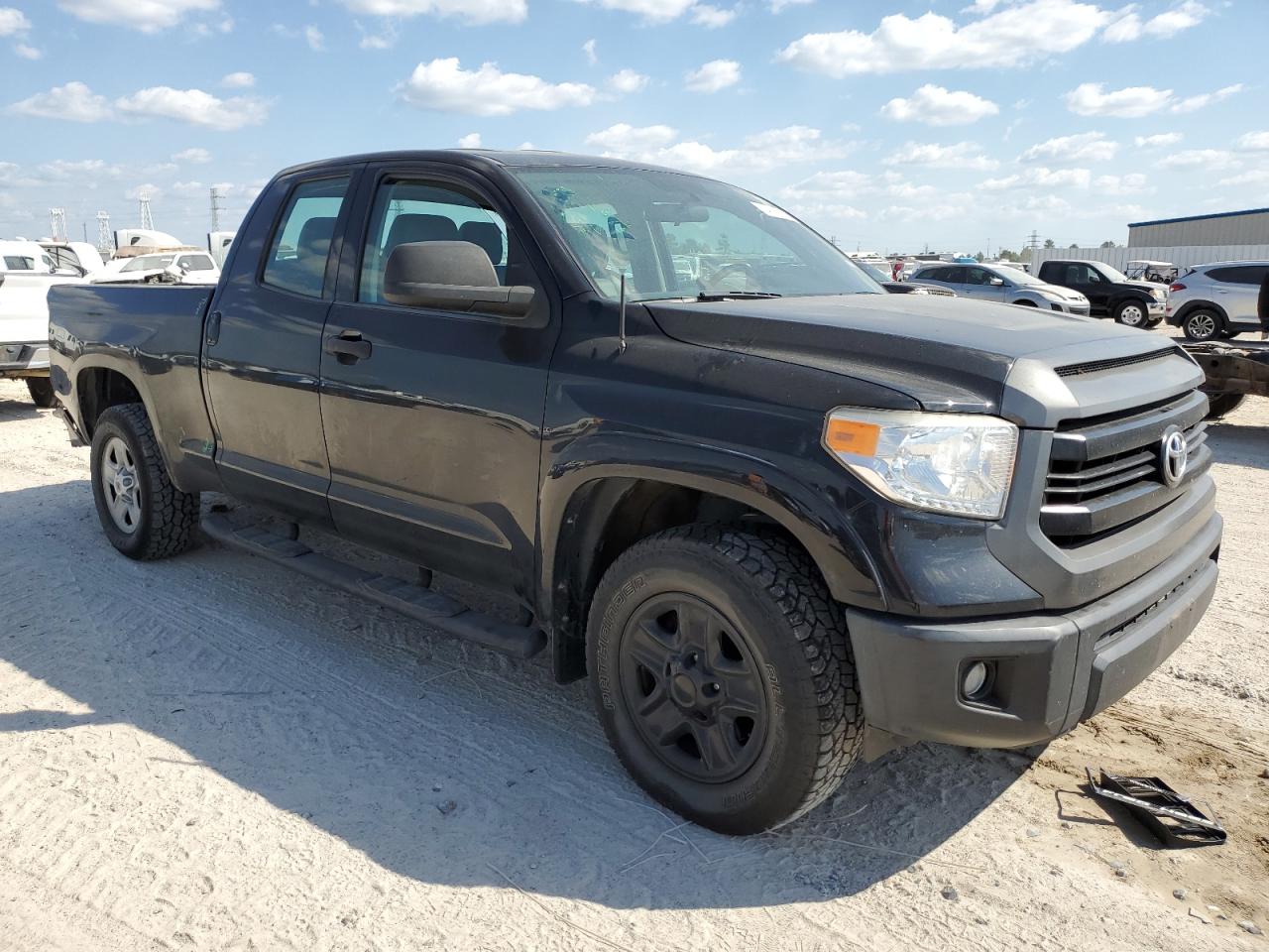 5TFRM5F17HX110734 2017 Toyota Tundra Double Cab Sr