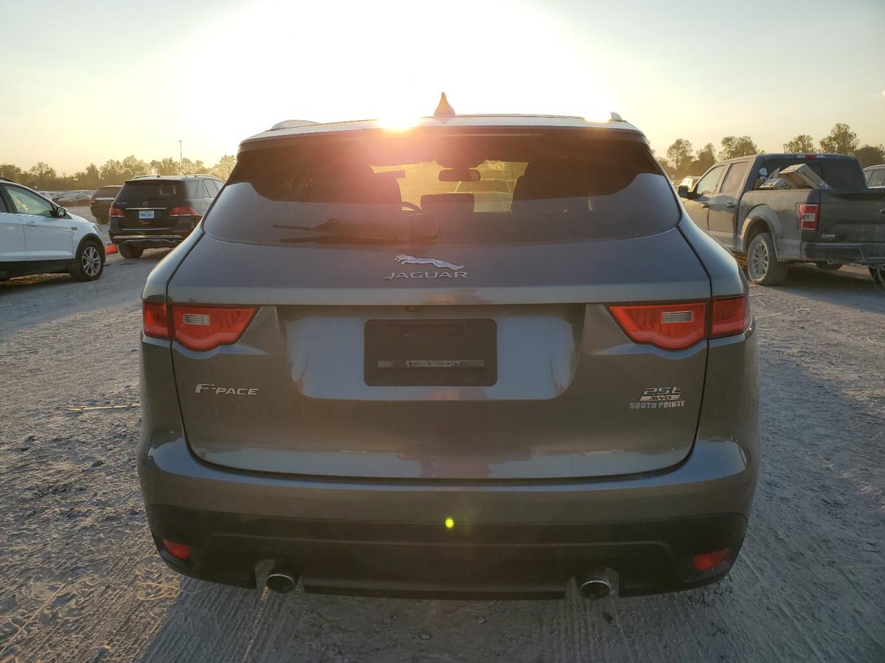 2018 Jaguar F-Pace Premium VIN: SADCJ2FXXJA255667 Lot: 75276034