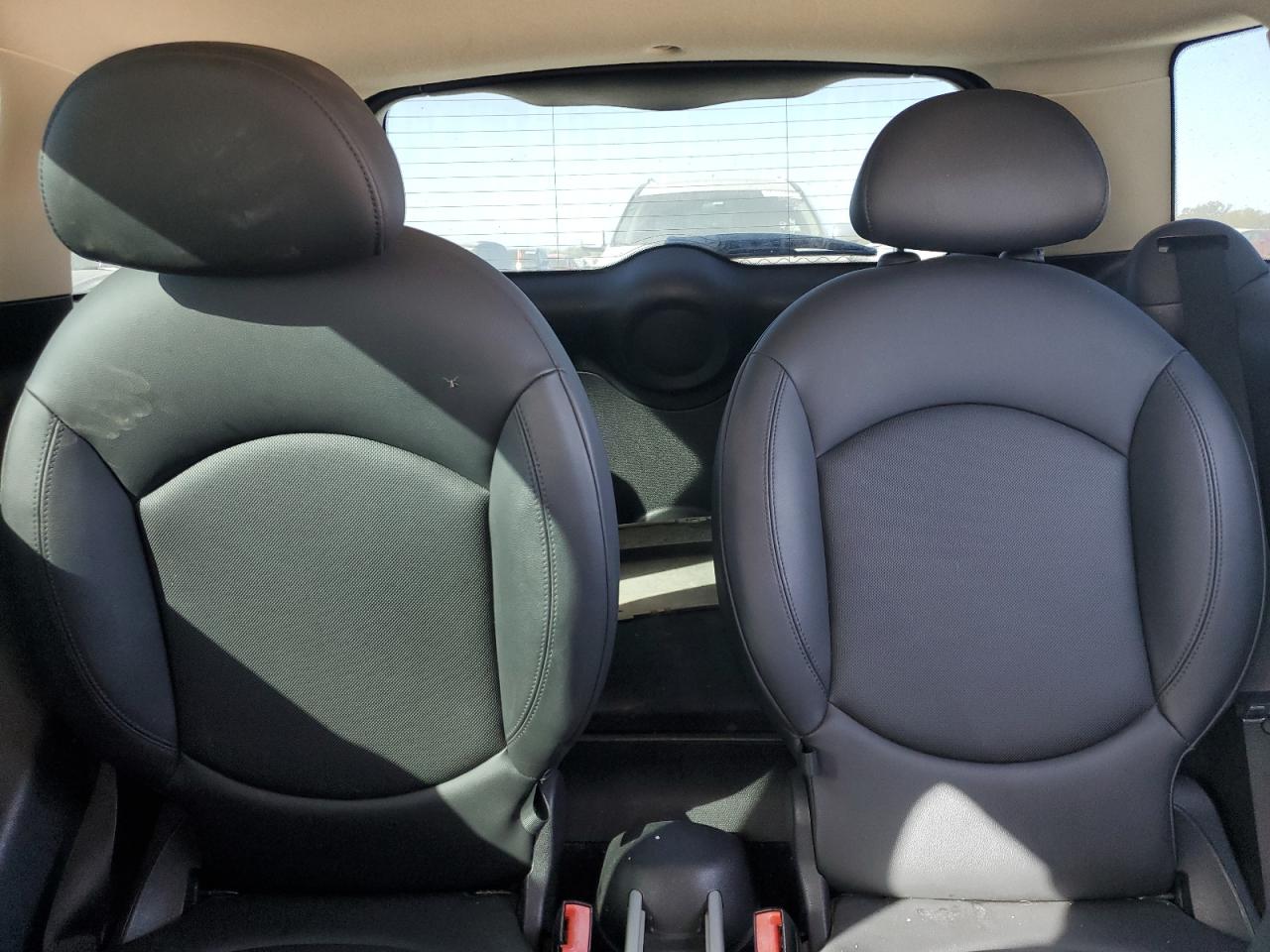 2011 MINI Cooper - Image 10