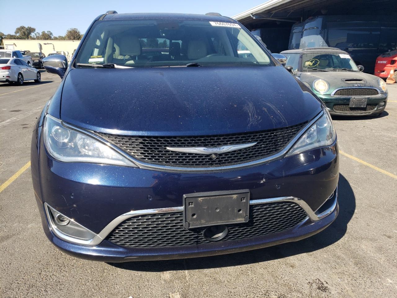 2017 Chrysler Pacifica - Image 5