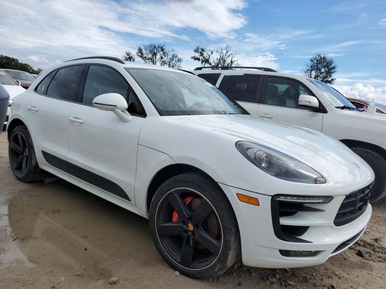 2017 Porsche Macan Gts VIN: WP1AG2A54HLB51177 Lot: 73782174