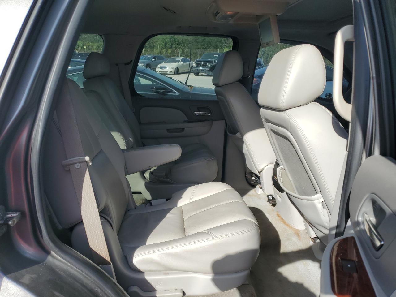 2009 GMC Yukon - Image 11