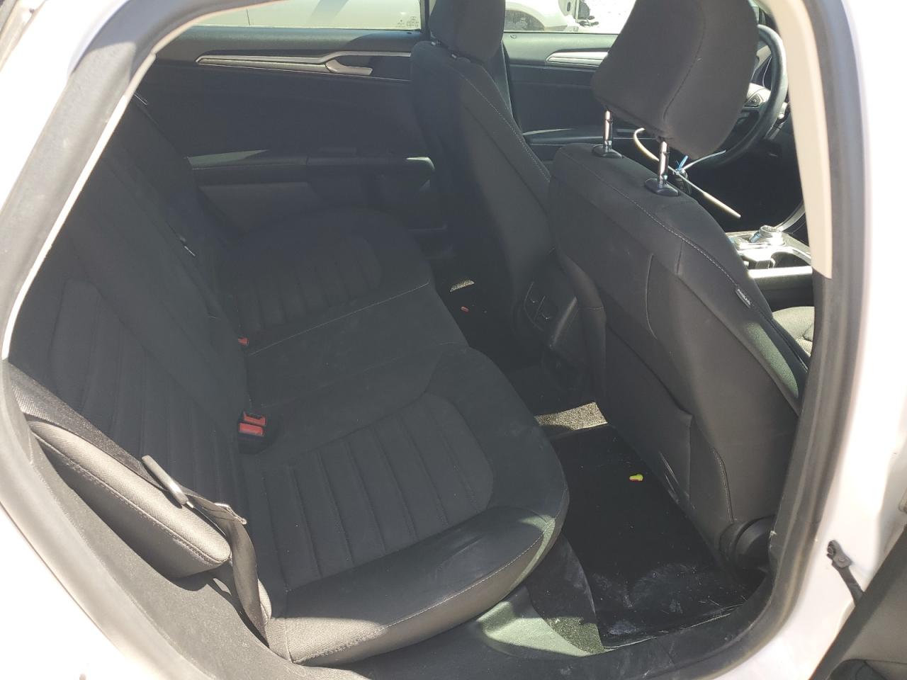 2020 Ford Fusion - Image 10