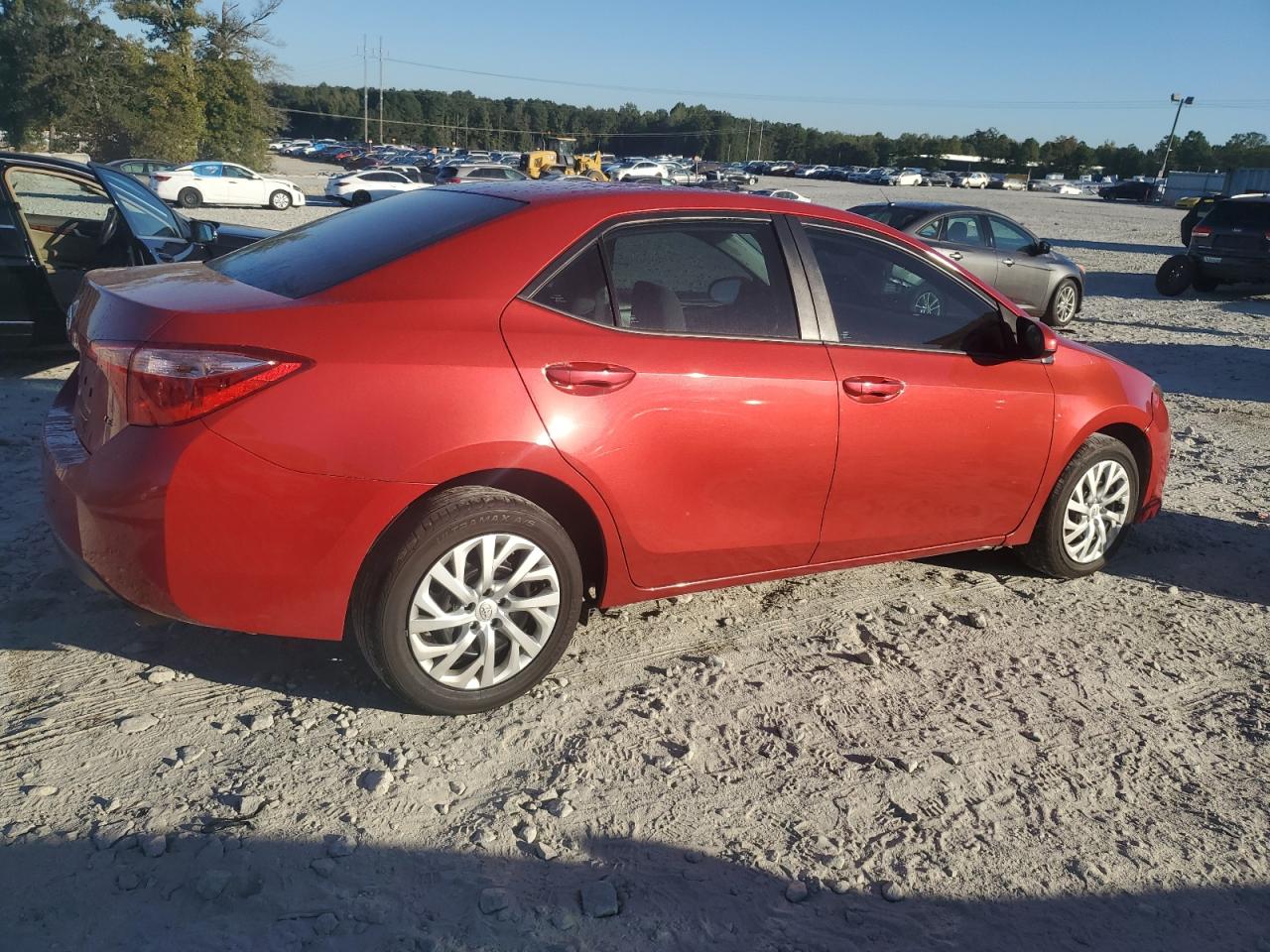 VIN 5YFBURHE0JP841728 2018 TOYOTA COROLLA no.3