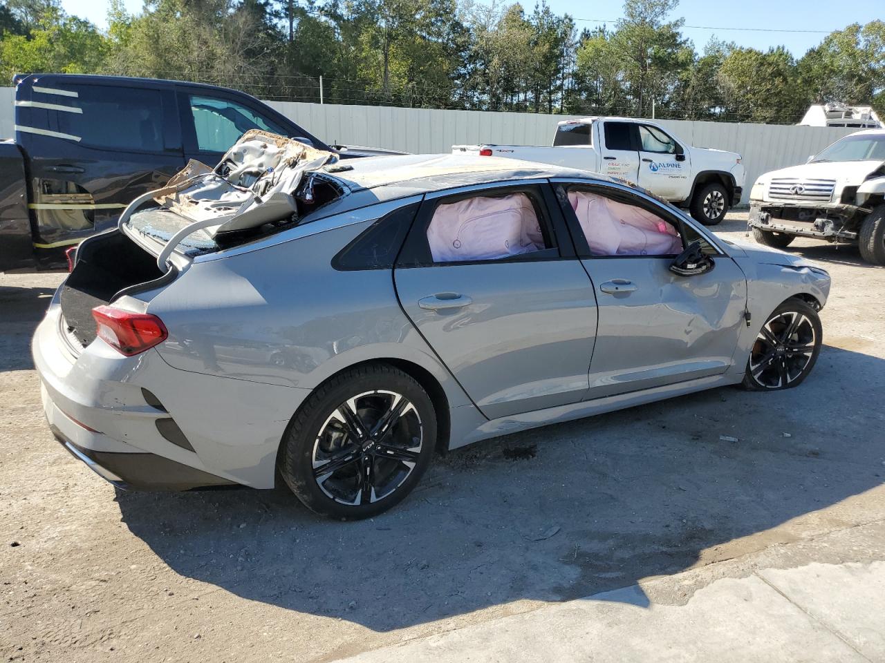 2022 Kia K5 - Image 3