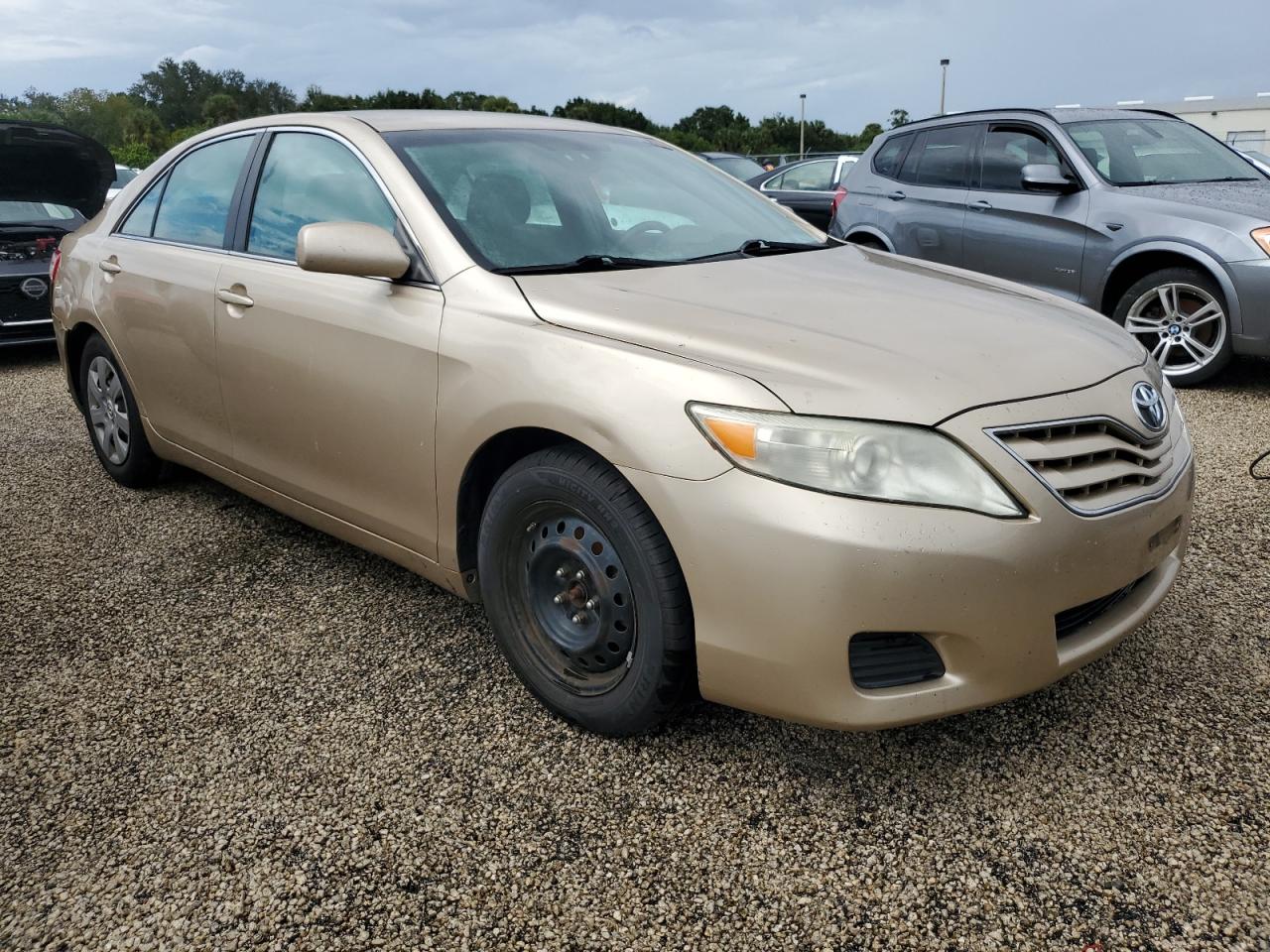 2010 Toyota Camry - Image 4