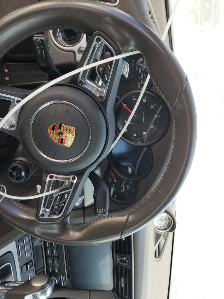 2017 Porsche 911 - Image 9