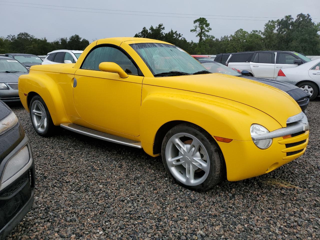 2004 Chevrolet SSR - Image 4