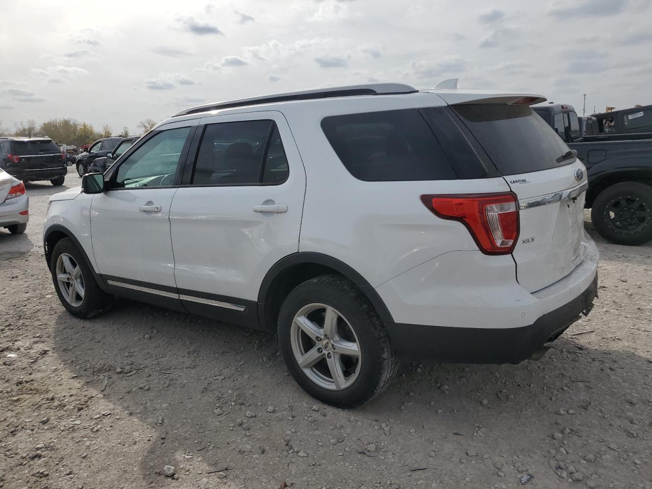 VIN 1FM5K8D89GGB78923 2016 FORD EXPLORER no.2