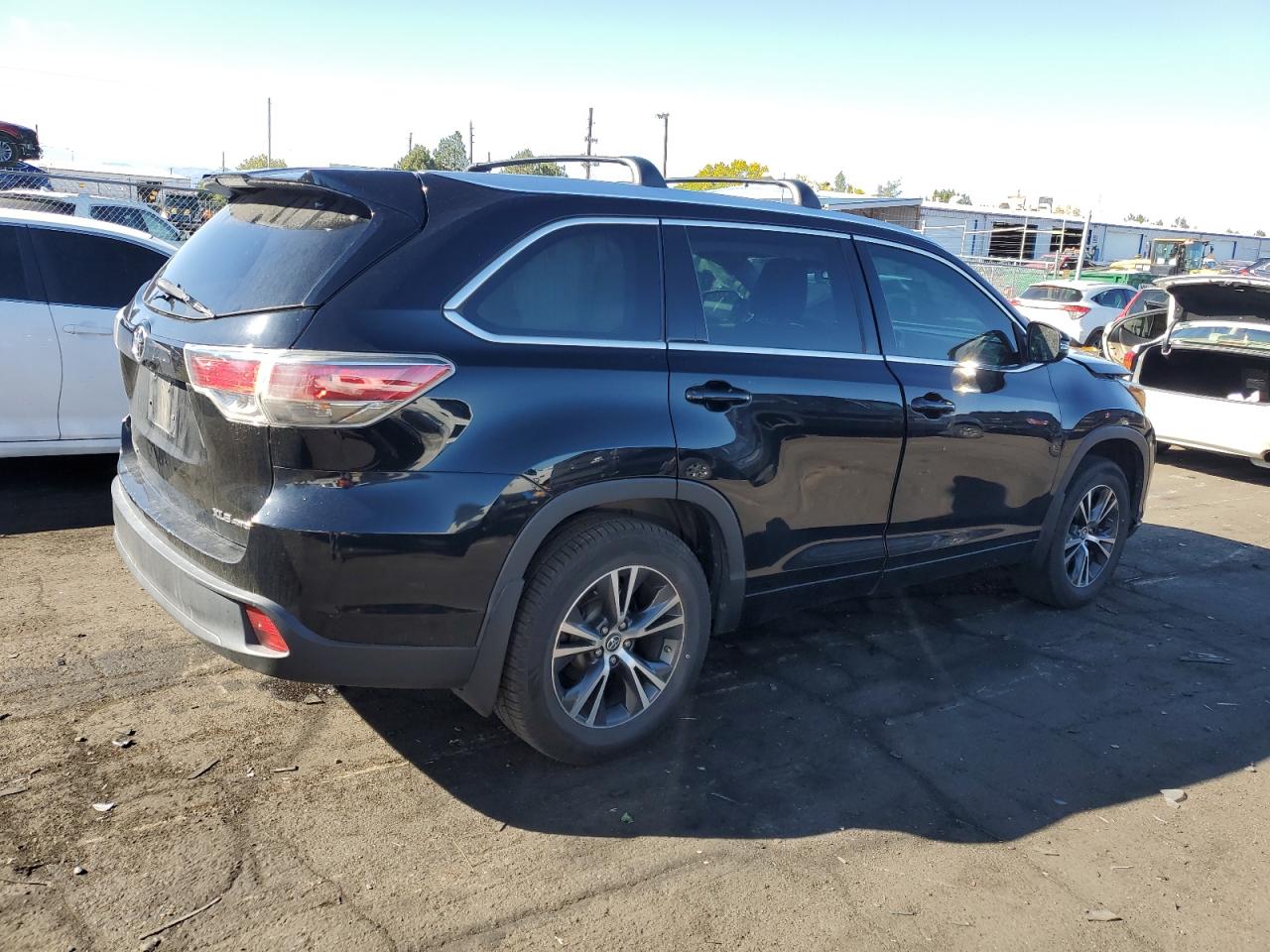 VIN 5TDJKRFH2GS289714 2016 TOYOTA HIGHLANDER no.3