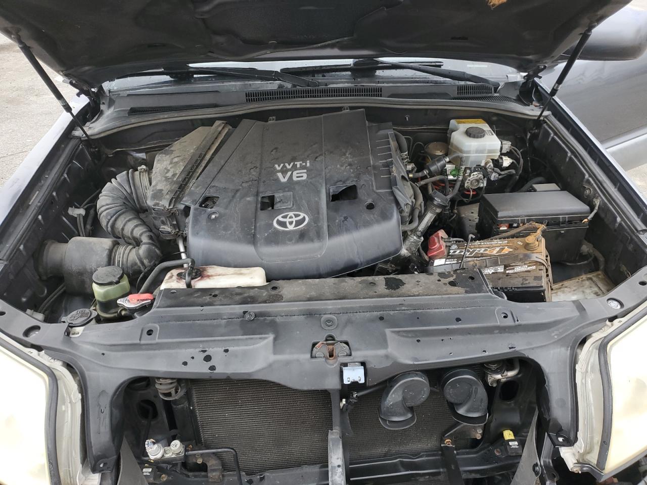 2003 Toyota 4Runner - Image 12