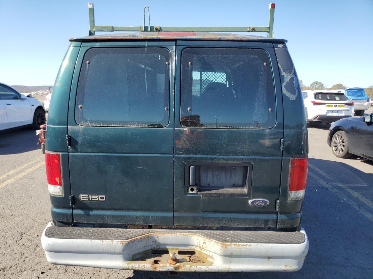 2000 Ford Econoline E150 Van VIN: 1FTRE14W7YHB00445 Lot: 75105234