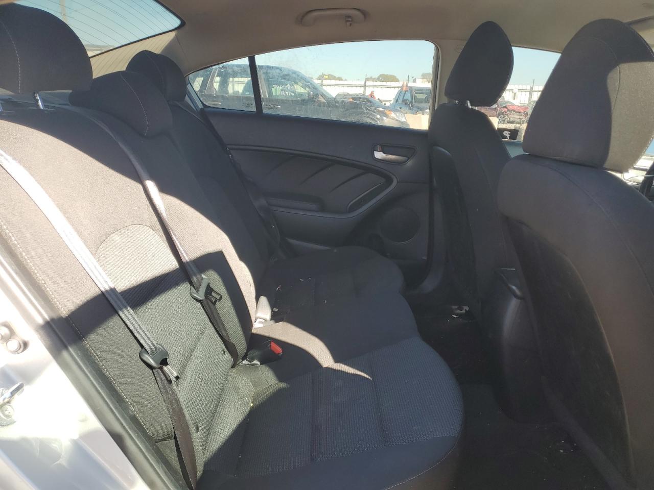 2017 Kia Forte - Image 10