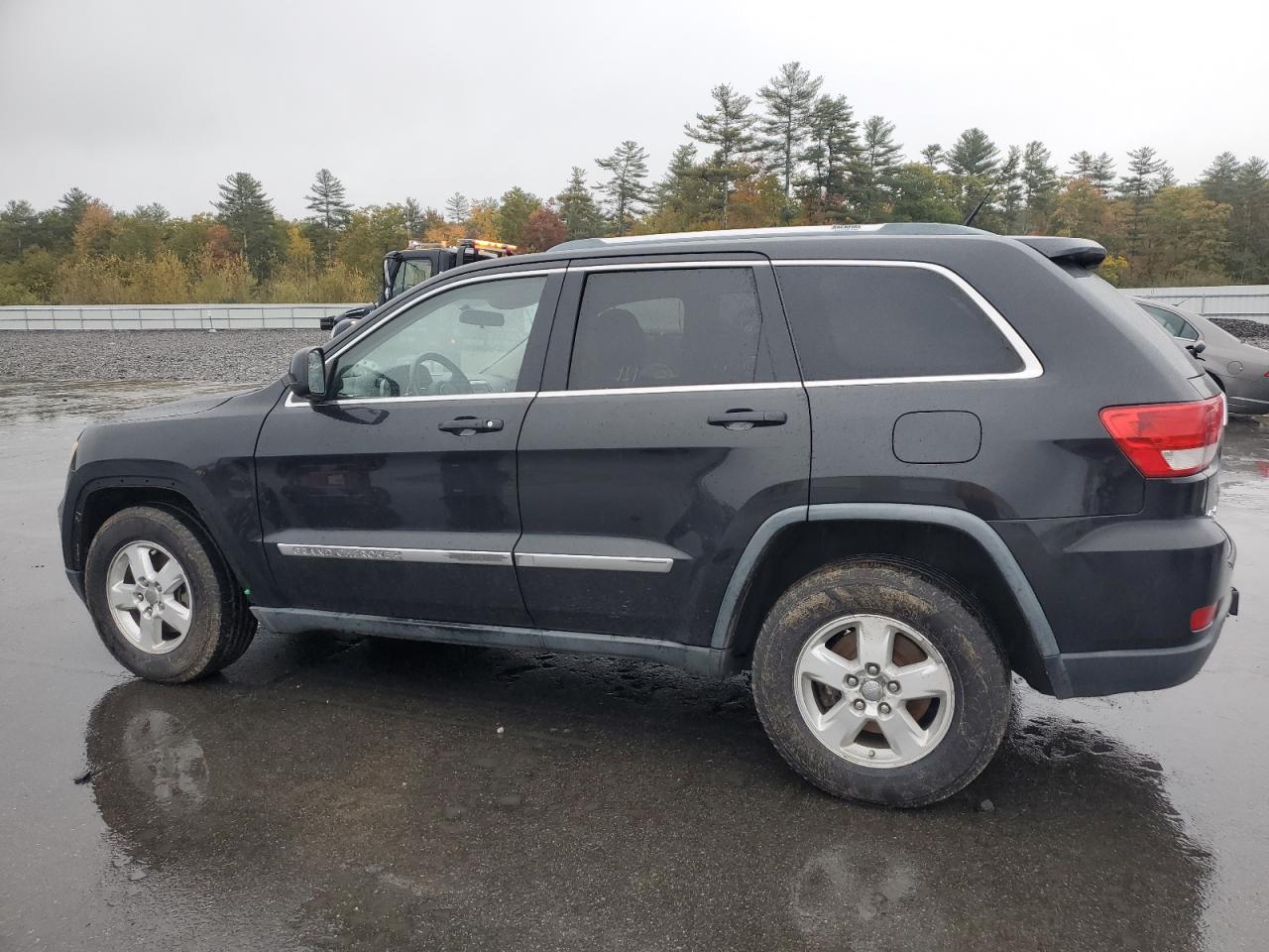 2011 Jeep Grand Cherokee - Image 2