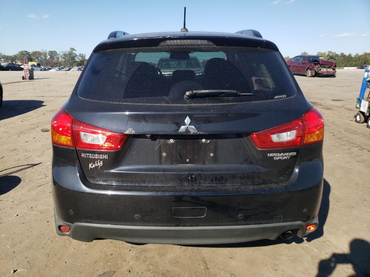 2013 Mitsubishi Outlander - Image 6