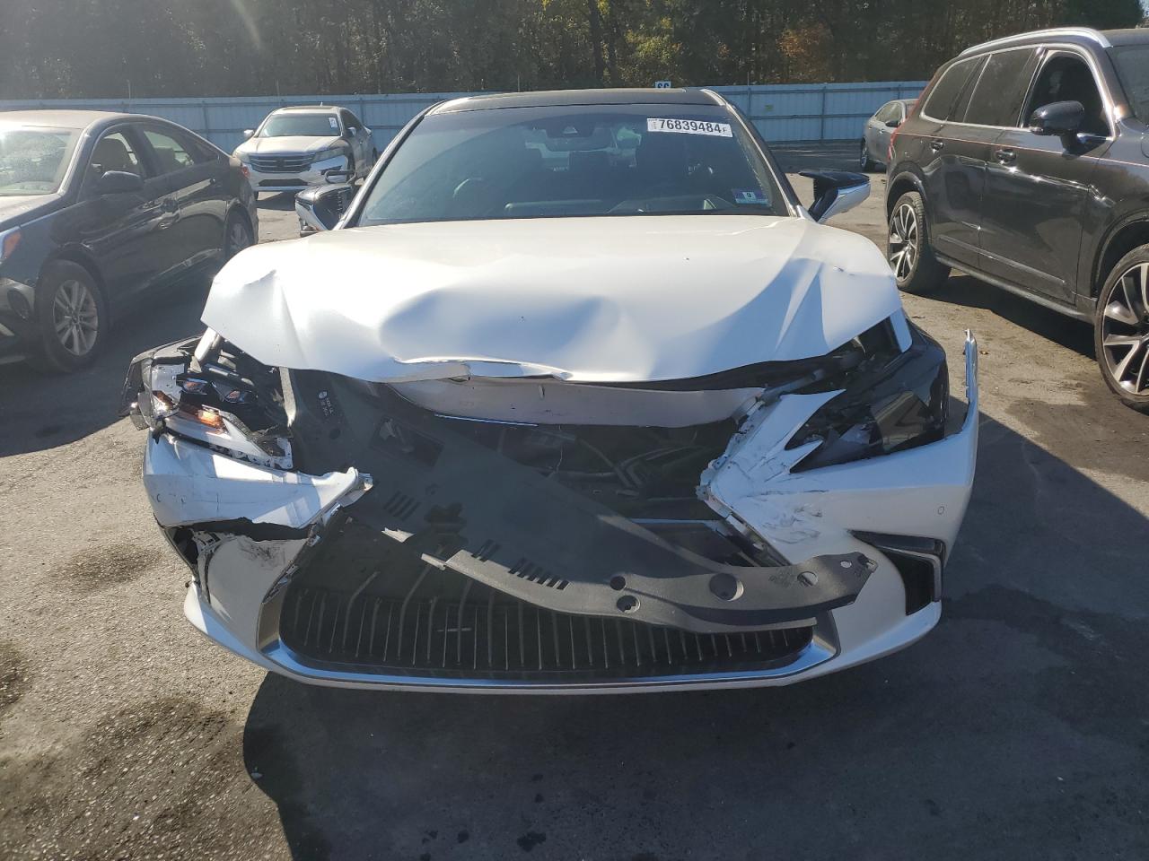 2019 Lexus ES - Image 5