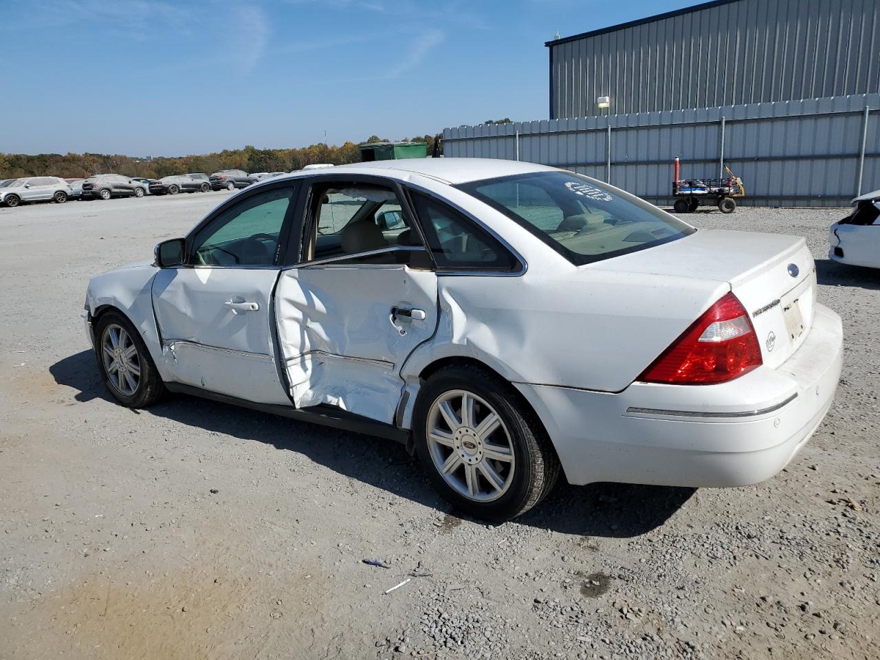 2005 Ford Five Hundred - Image 2