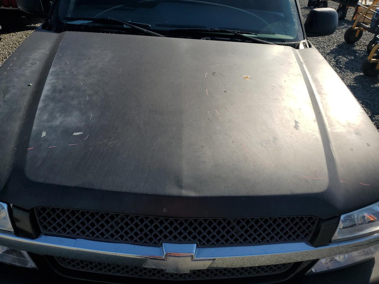 2004 Chevrolet Silverado - Image 11