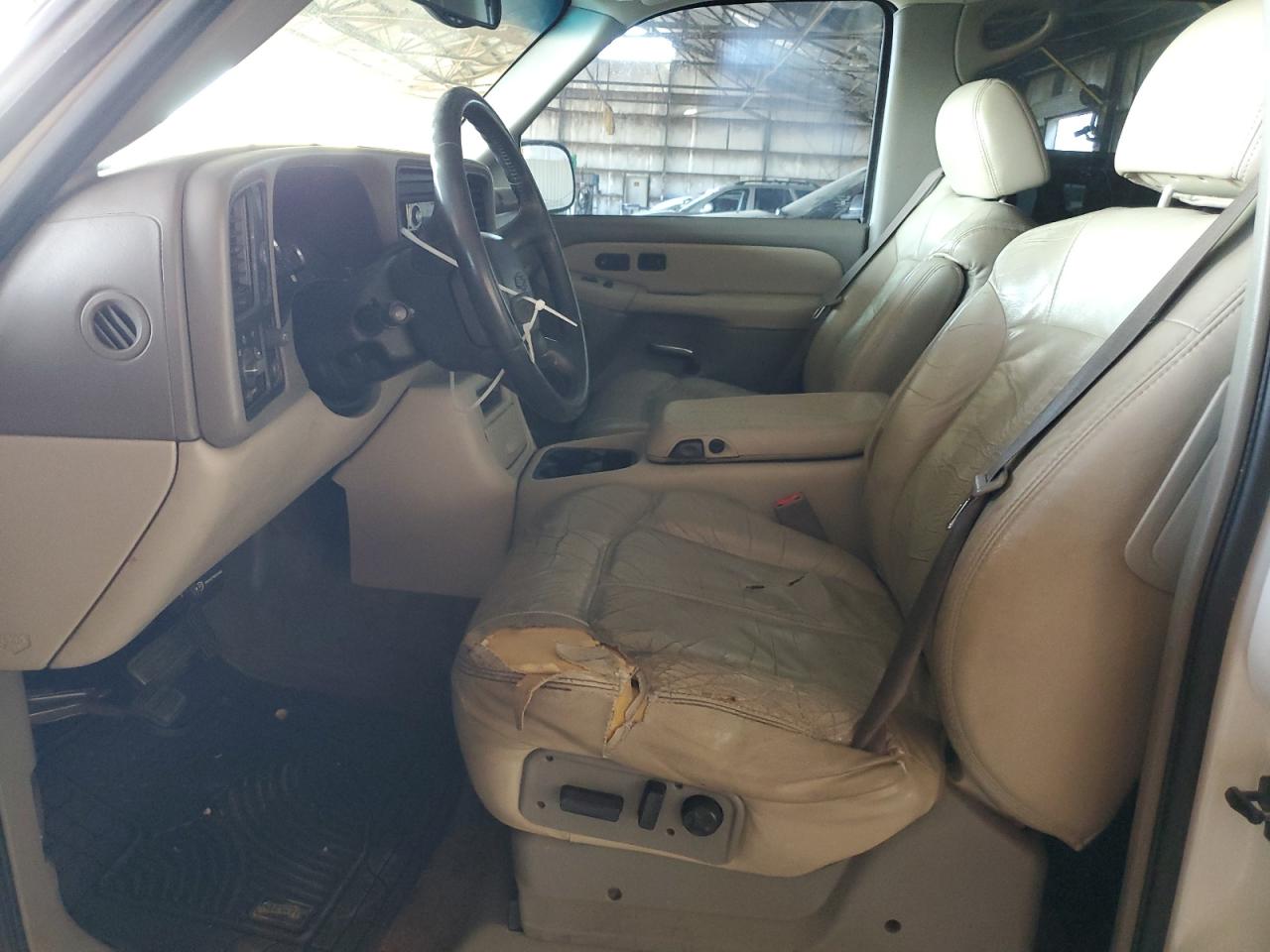 2002 Chevrolet Tahoe C1500 VIN: 1GNEC13T32R228038 Lot: 74136204