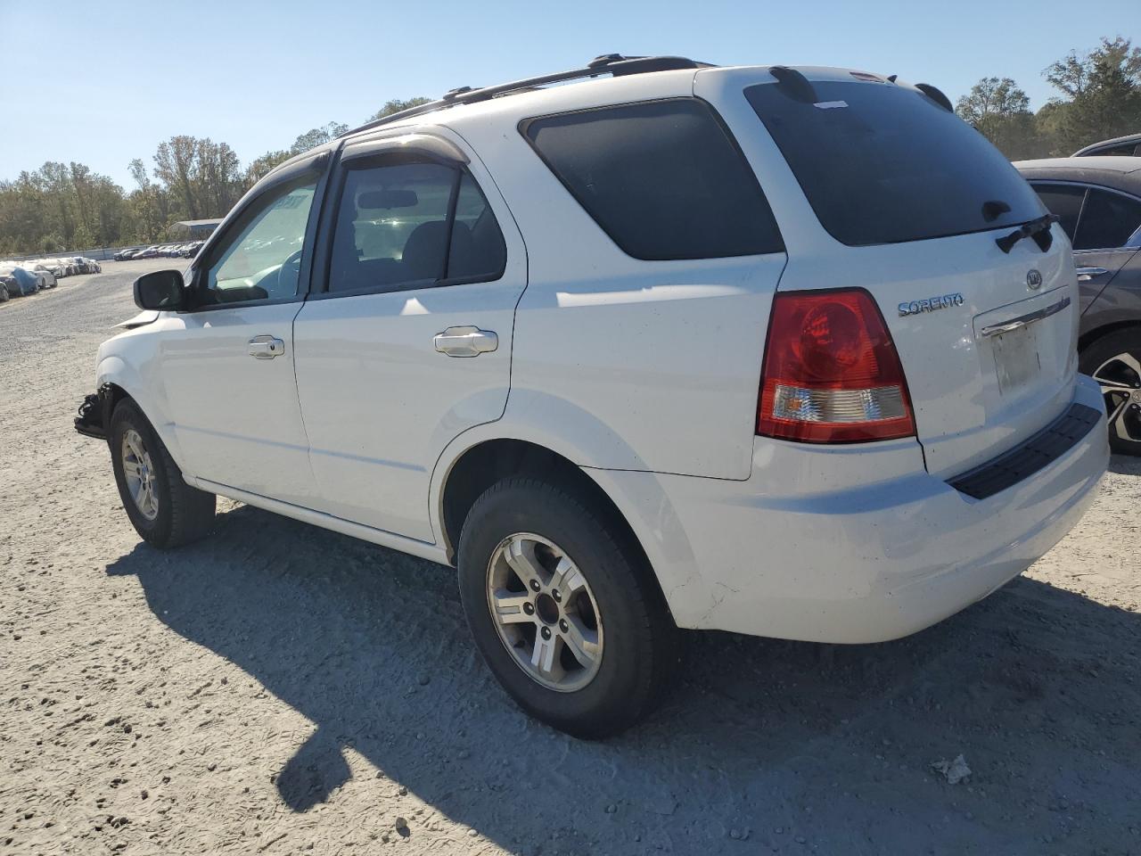 2005 Kia Sorento - Image 2