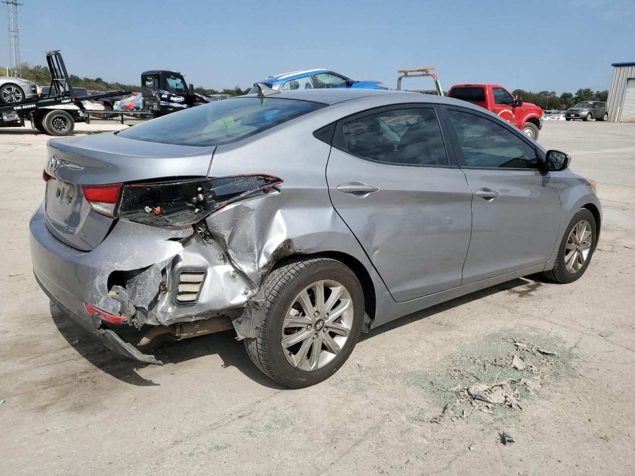 2015 Hyundai Elantra - Image 3