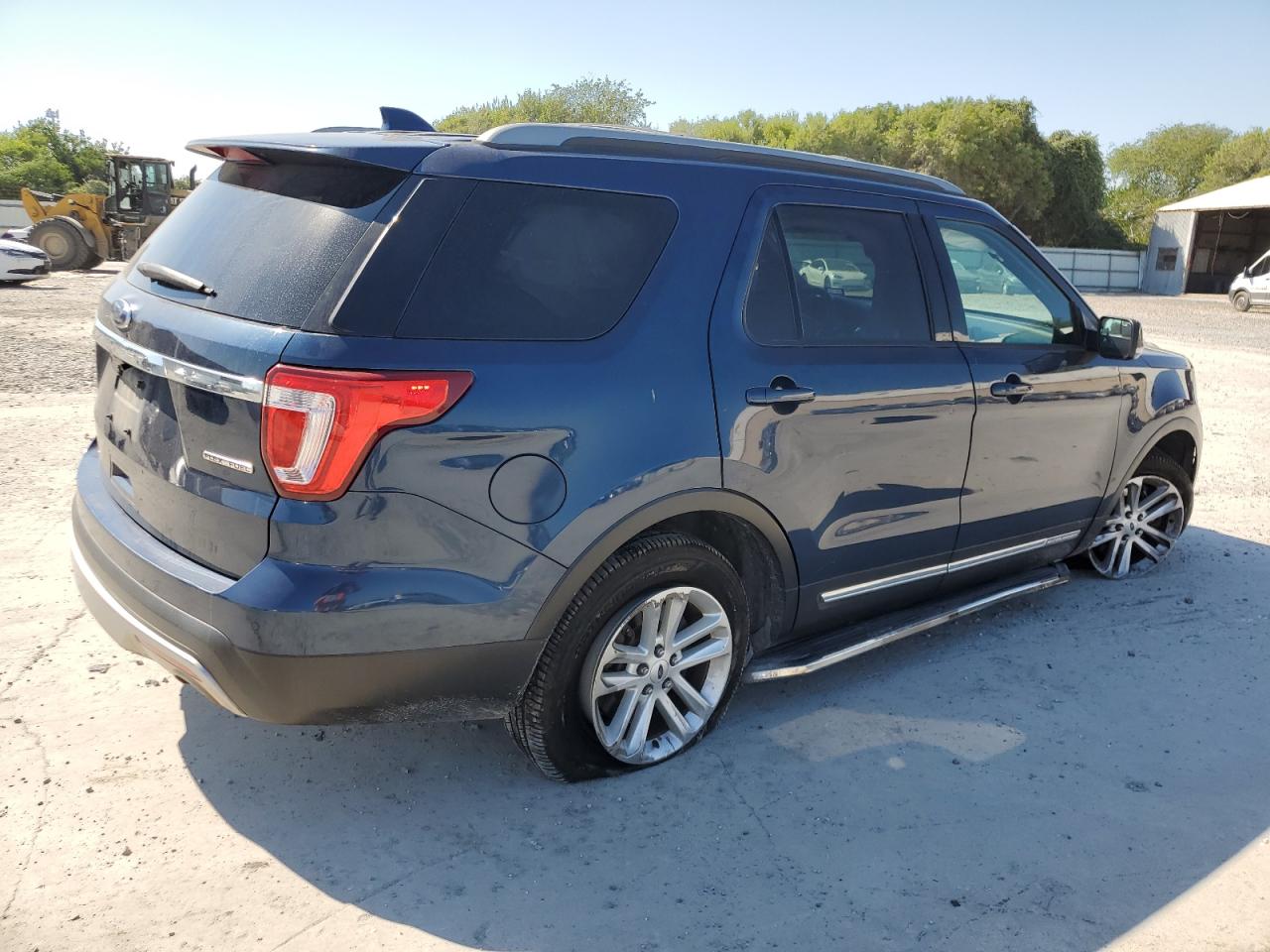 2016 Ford Explorer - Image 3