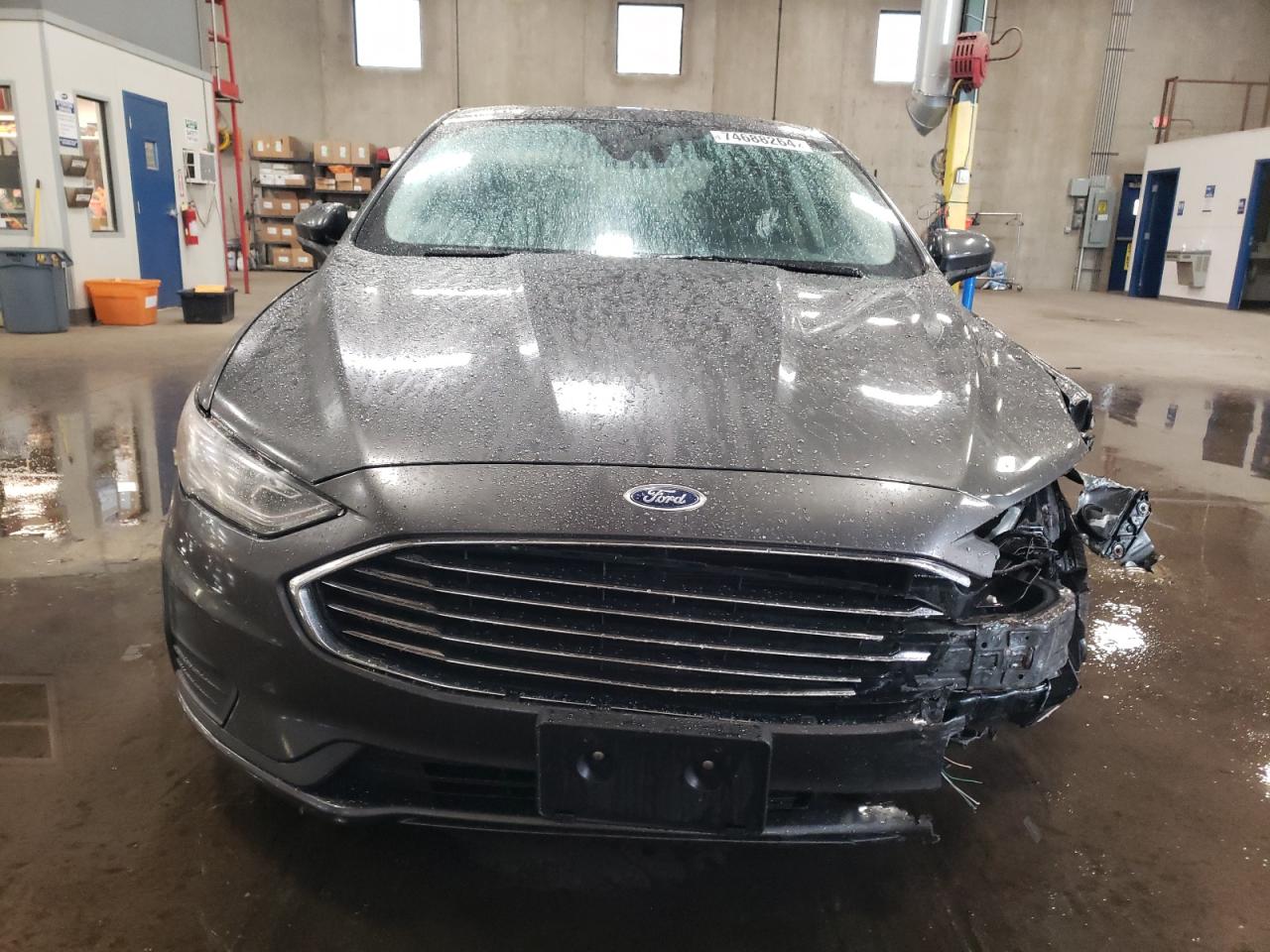2019 Ford Fusion - Image 5