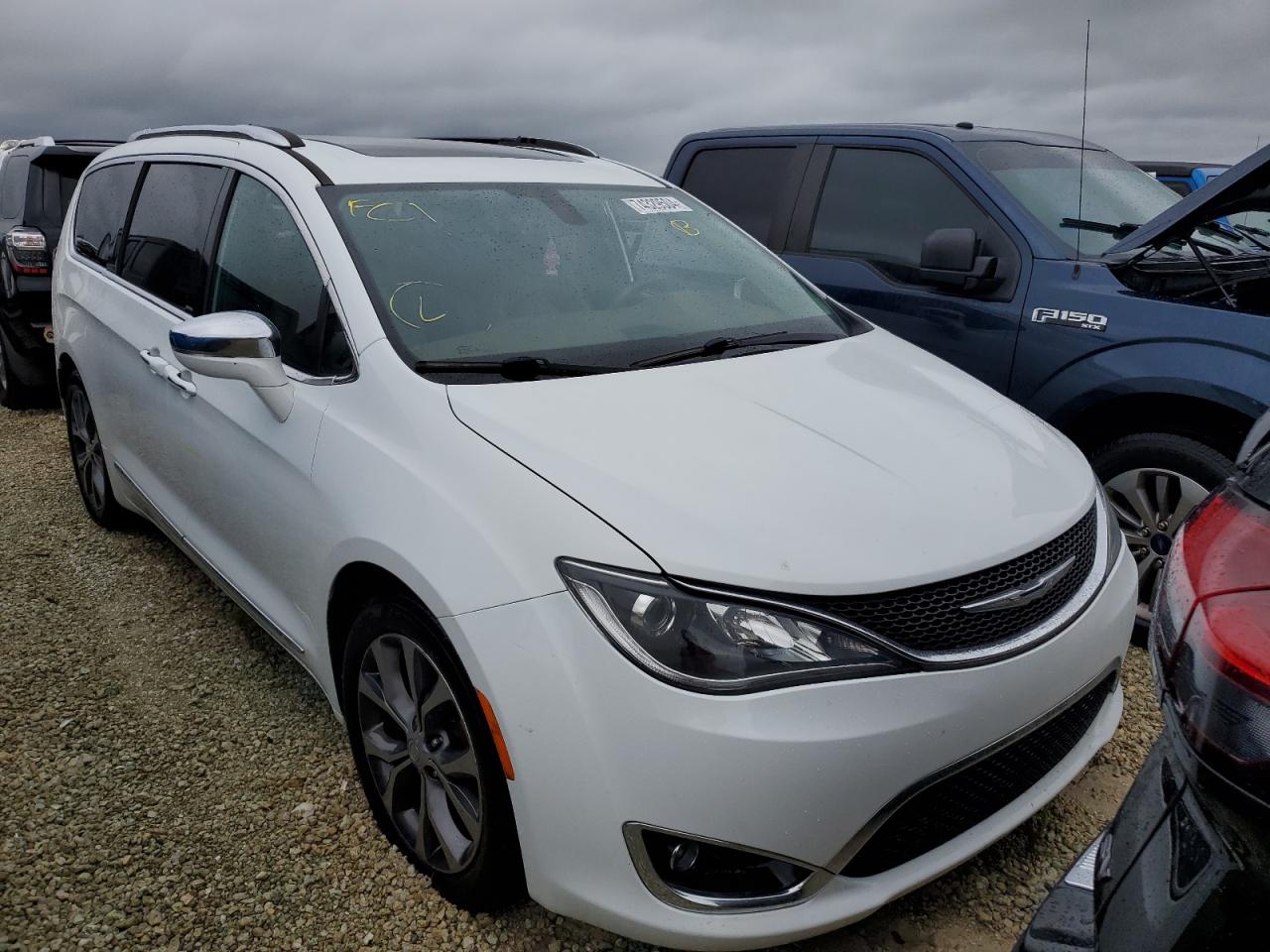 2017 Chrysler Pacifica - Image 5