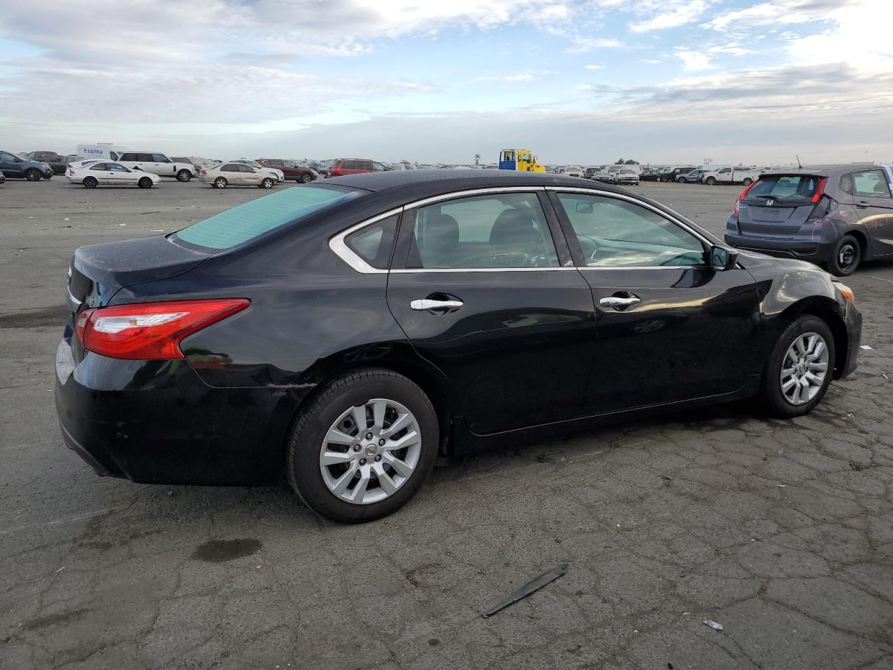 2016 Nissan Altima - Image 3