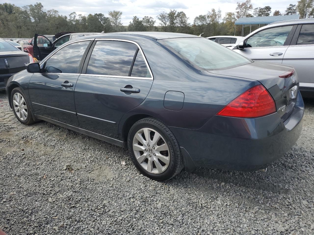 2007 Honda Accord - Image 2