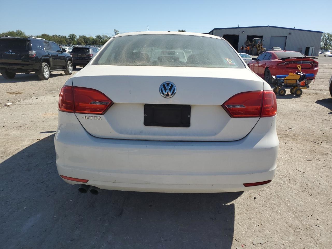 3VW2K7AJ7BM332582 2011 Volkswagen Jetta Base