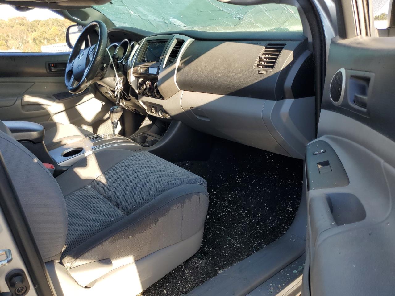 2014 Toyota Tacoma - Image 8