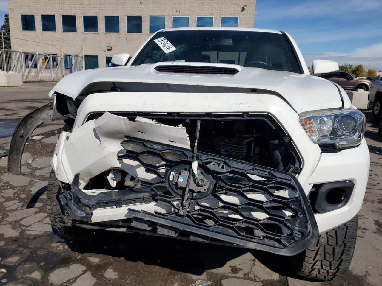 2020 Toyota Tacoma - Image 5