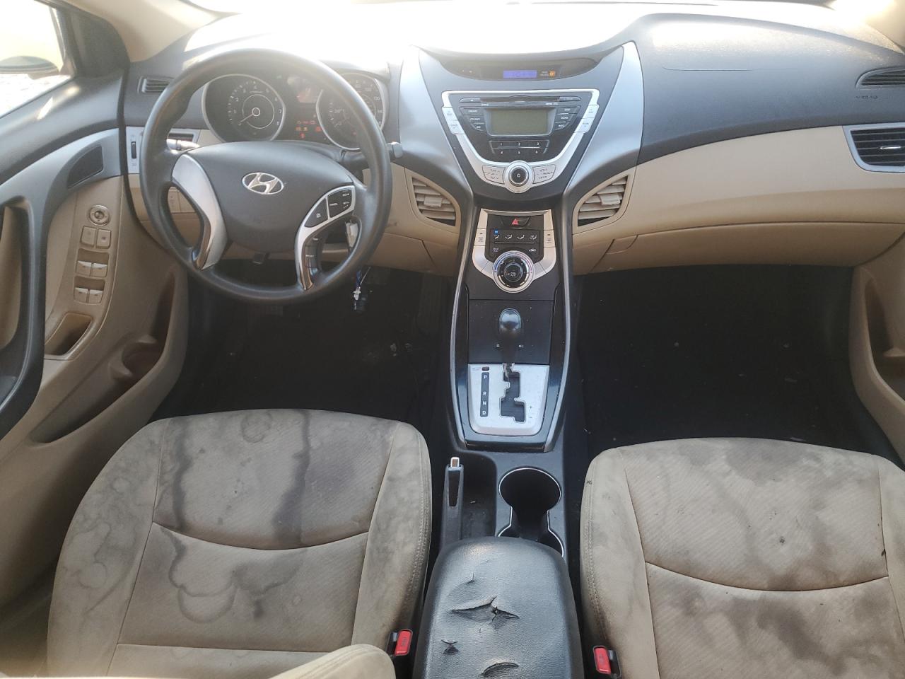 2012 Hyundai Elantra - Image 8