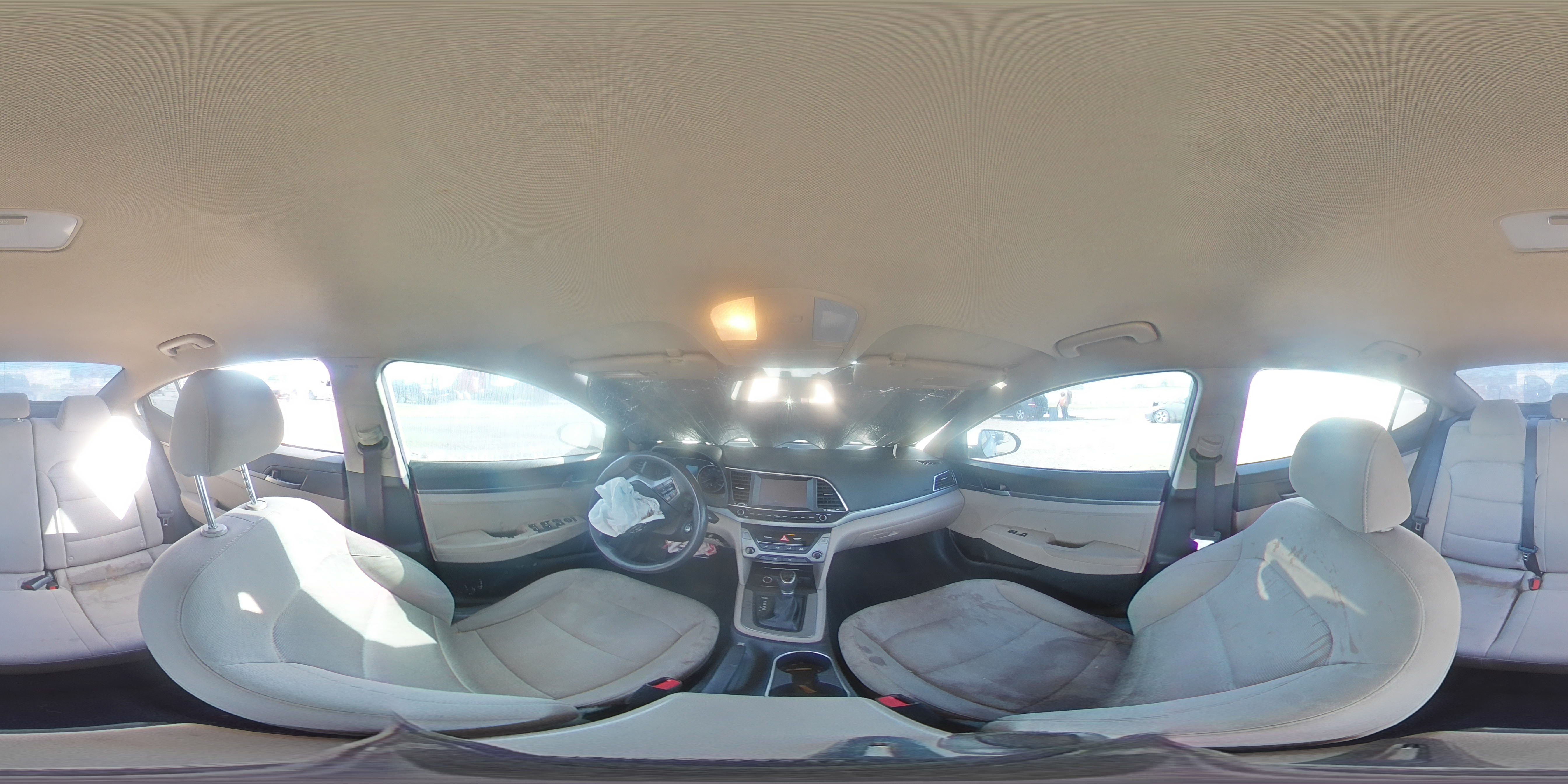 2018 Hyundai Elantra - Image 12
