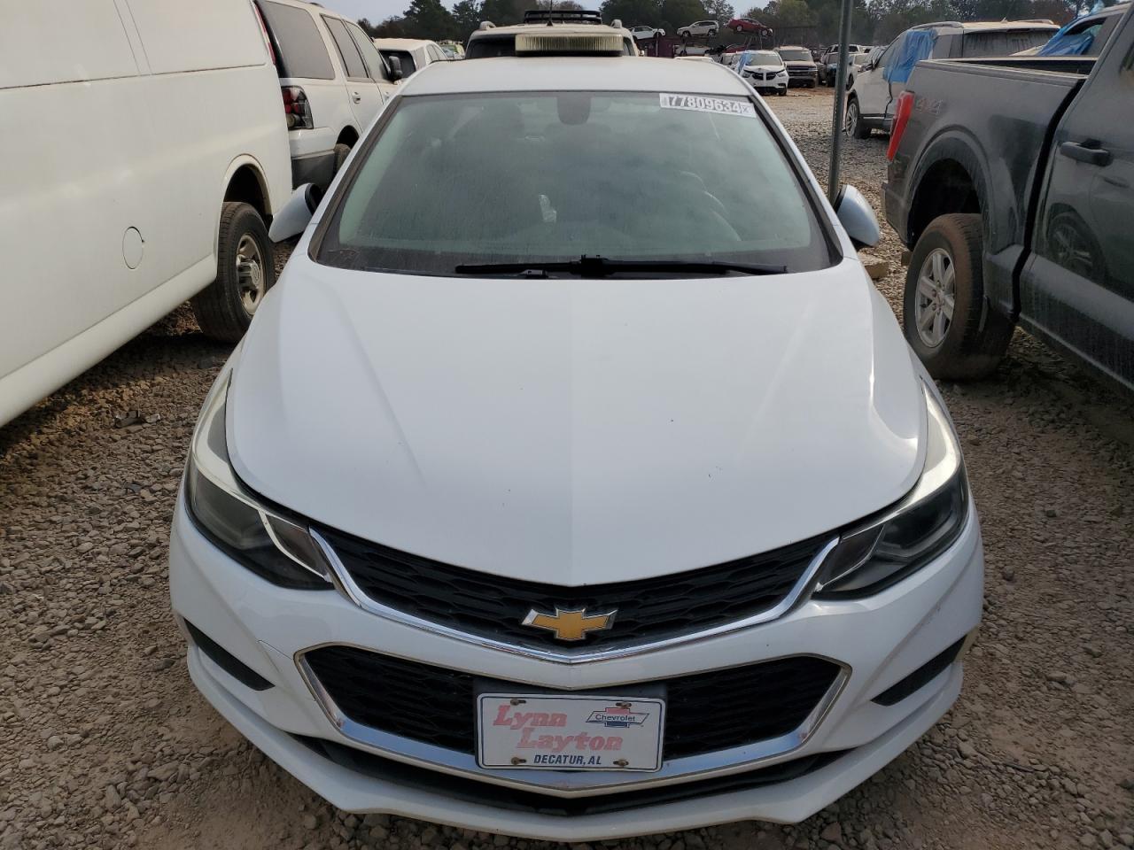 2018 Chevrolet Cruze - Image 5
