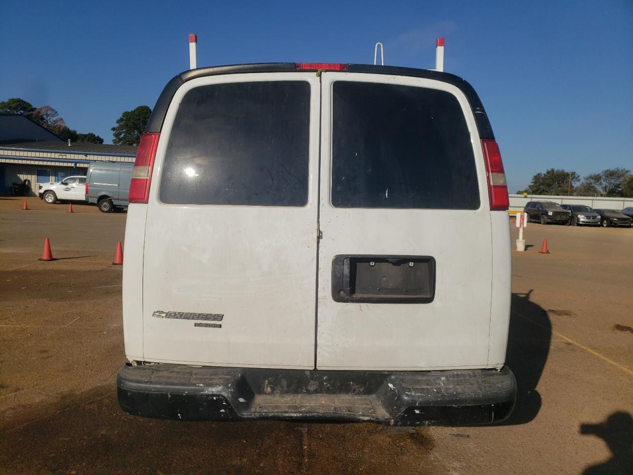 2014 Chevrolet Express - Image 6