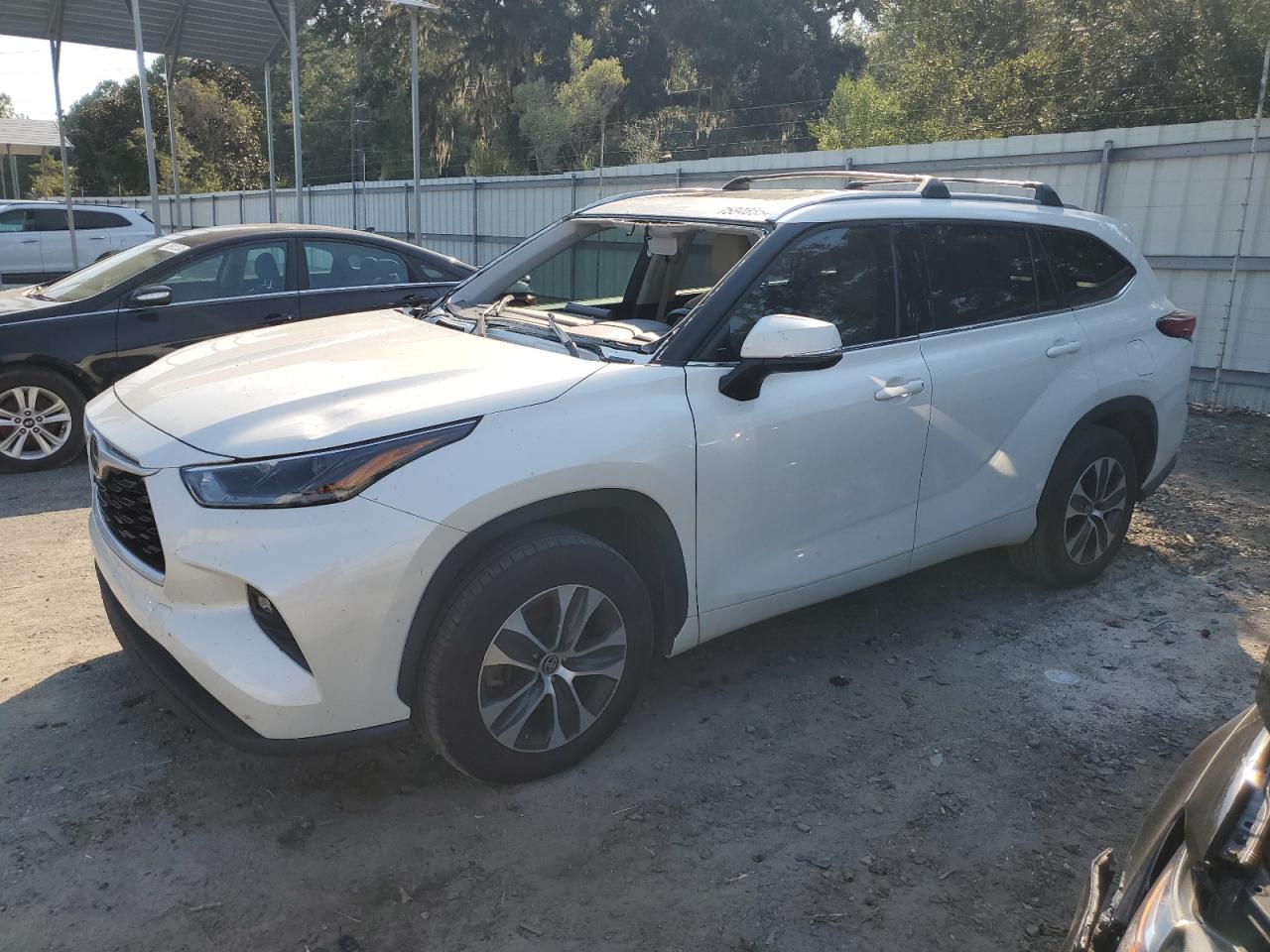 2021 Toyota Highlander - Image 1